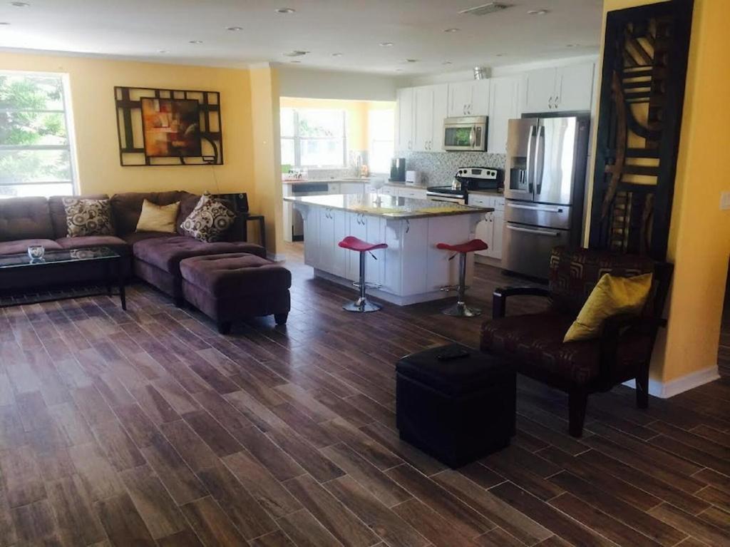 Spacious Beach House Unit,Beautifully Furnished 2 Bed 2Bath./2Min.Walk To Beach Clearwater Beach Esterno foto