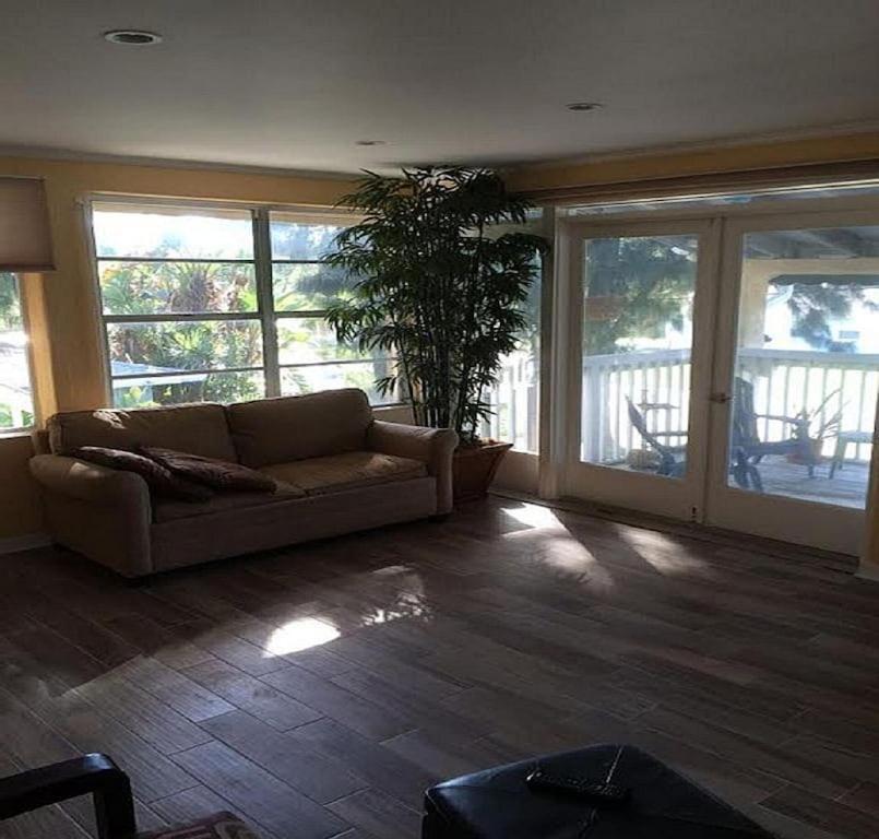 Spacious Beach House Unit,Beautifully Furnished 2 Bed 2Bath./2Min.Walk To Beach Clearwater Beach Esterno foto