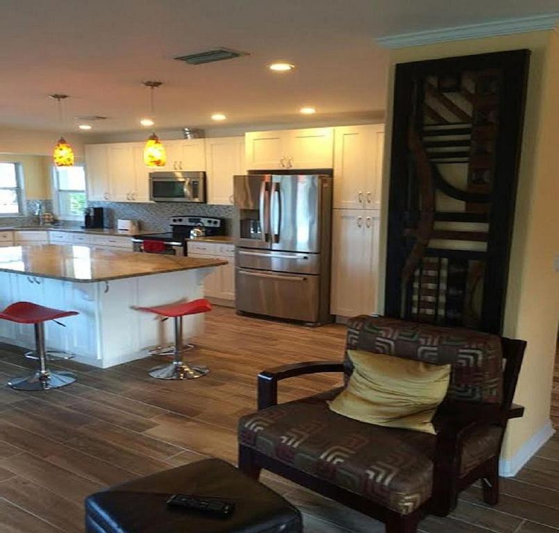 Spacious Beach House Unit,Beautifully Furnished 2 Bed 2Bath./2Min.Walk To Beach Clearwater Beach Esterno foto