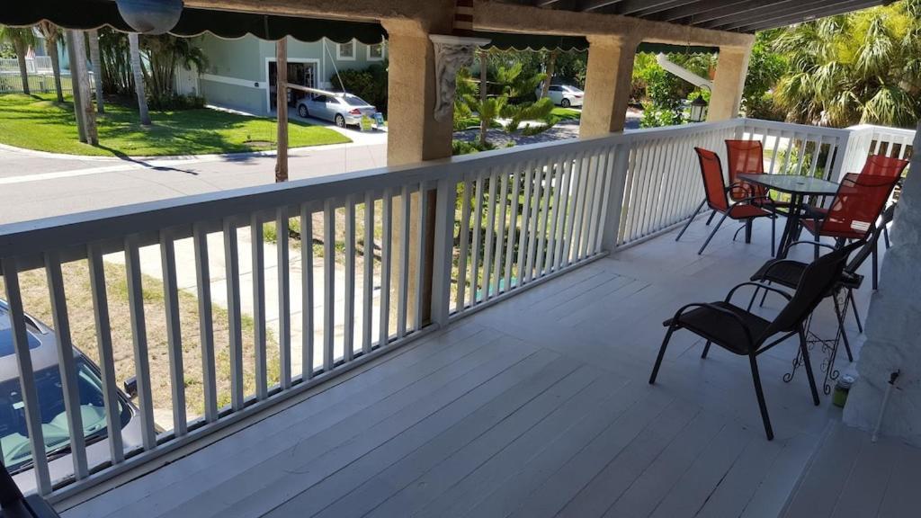 Spacious Beach House Unit,Beautifully Furnished 2 Bed 2Bath./2Min.Walk To Beach Clearwater Beach Esterno foto