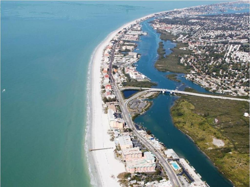 Spacious Beach House Unit,Beautifully Furnished 2 Bed 2Bath./2Min.Walk To Beach Clearwater Beach Esterno foto